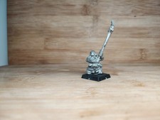 Dwarf V Standard Banner