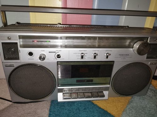Toshiba 120s stereo radio - ,
