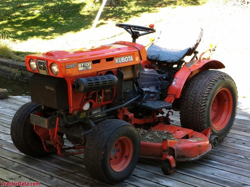 Kubota tractor b7100hst - tractor,