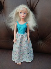 Hasbro New Look City Girl Sindy blonde fringe long hair 12" doll