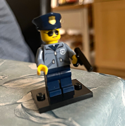 Lego police officer minifigure - officer,