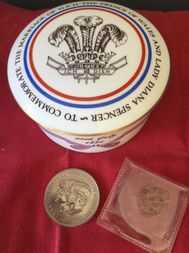 Royal worcester trinket box - royal,