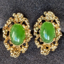 14ct Yellow Gold Cabochon Jade / nephrite Stud Earrings Abstract Modernist