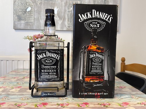 Jack daniels swinging - jack,