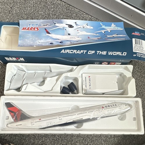 Daron skymarks delta boeing - daron,