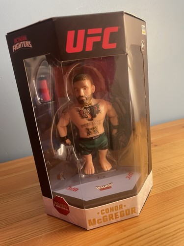 Ufc octagon fighters - ufc,