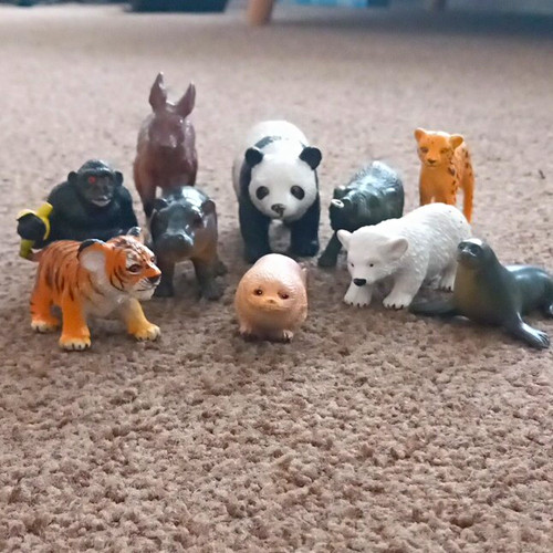 Mixed animal figurines - mixed,