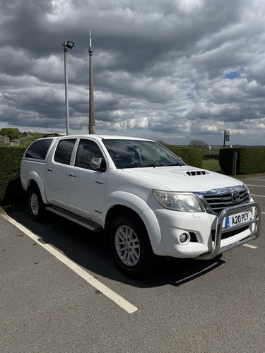Toyota hilux - toyota,