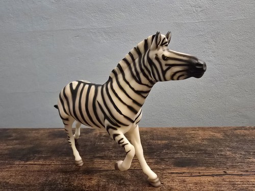 Breyer damara zebra mare model - breyer,