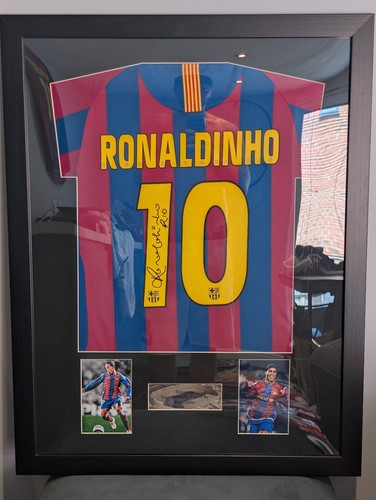 Ronaldinho signed barcelona - ronaldinho,