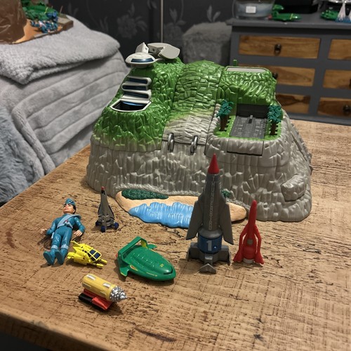 Vintage thunderbirds tracy - vintage,