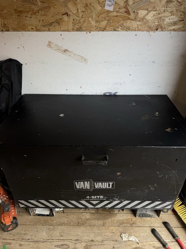 Van vault site - van, 4-site