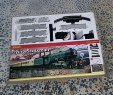 HORNBY OO GAUGE FLYING SCOTSMAN TRAIN FULL STARTER SET