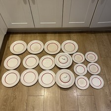 Everware Wedgwood Porcelain 18 piece dinner set vegetable tureen & dinner plates