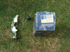 PEUGEOT 305  GENUINE 152733