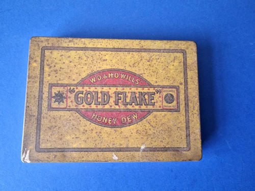 Vintage h o wills - w.d, gold