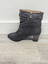 Pikolinos Black Leather Side