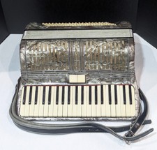 Vintage Titano Accordion 41