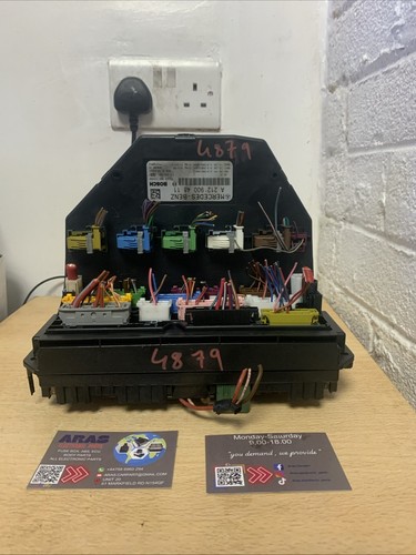 Mercedes w204 front fuse box - mercedes,