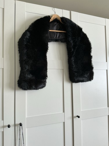 Very faux fur stole - fur, black