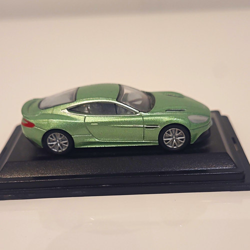 Aston martin vanquish green - martin,