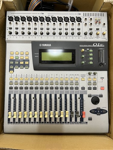 Yamaha 01v digital - 01v, mixing