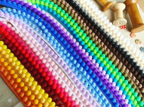 Pearl pom bobble - trim,