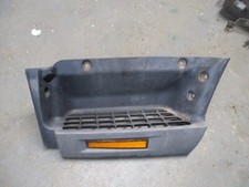 Mitsubishi Fuso Canter Front Left Step + reflector  2009 - 2015 7.5t fec71