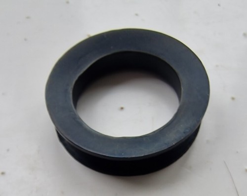 Brake pivot seal - for, case