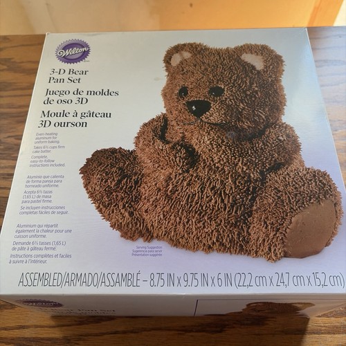 Wilton stand bear cake - up,