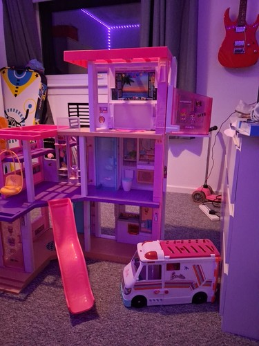 Barbie dream house - house, three