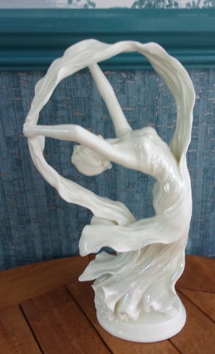 Royal worcester figurine - royal,