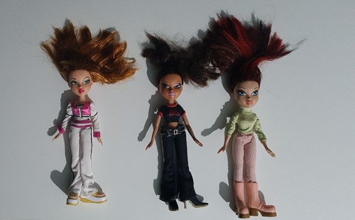 Bratz dolls bundle - bratz,