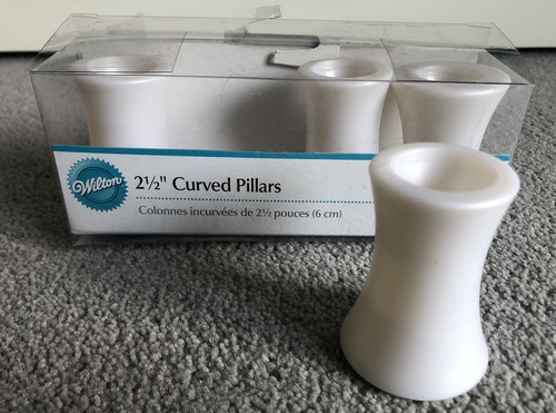 Wilton curved pillars - wilton,