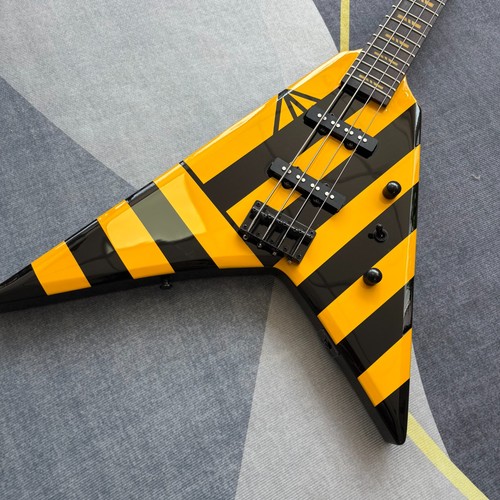Black yellow striped flying - striped, v