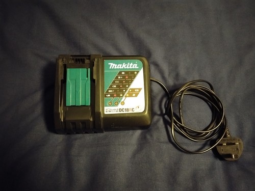 Makita 18v battery - battery, charger
