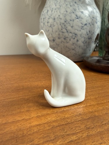 Royal dux porcelain white cat - dux,