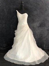 NEW STUNNING WEDDING DRESS BY