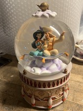 Disney Aladdin & Jasmine Musical Jumbo Snow Globe Plays A Whole New World 1992