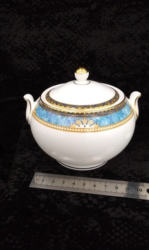 Wedgwood curzon lidded sugar - lidded,