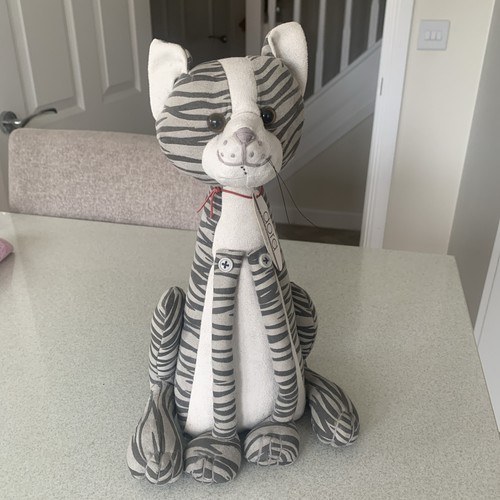 Dora designs cat - designs,