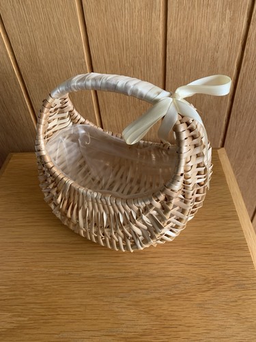 Flower girl basket with - girl, ribbon