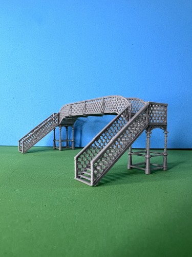 Gauge railway footbridge - n,