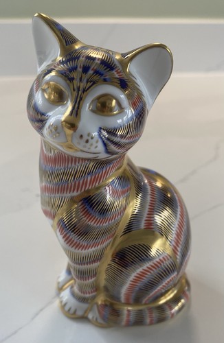 Royal crown derby cat - crown, imari