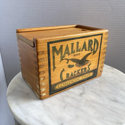 Vintage wooden crate - wooden,
