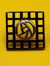 Gold 9k Pin Badge Rennie