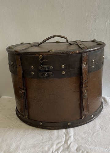 Ladies vintage hat box - hat,