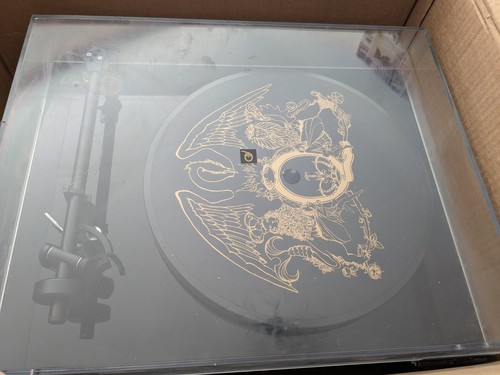 Queen rega turntable rare - rega,
