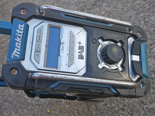 Makita dmr112 job site radio - dmr112,
