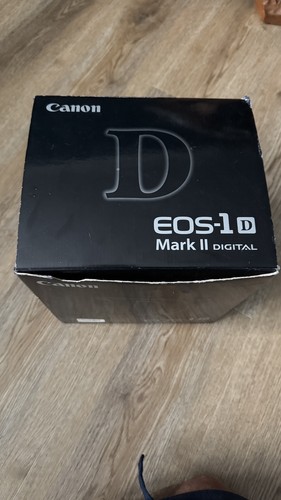 Canon eos mark - mark, slr